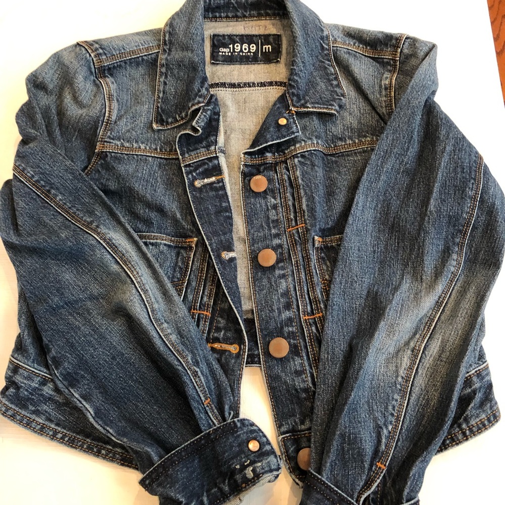 Girls Medium GAP denim washed jean jacket.